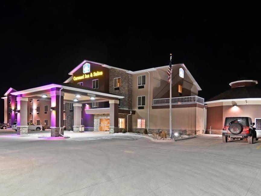 Best Western Plus Carousel Inn & Suites Burlington Exterior photo