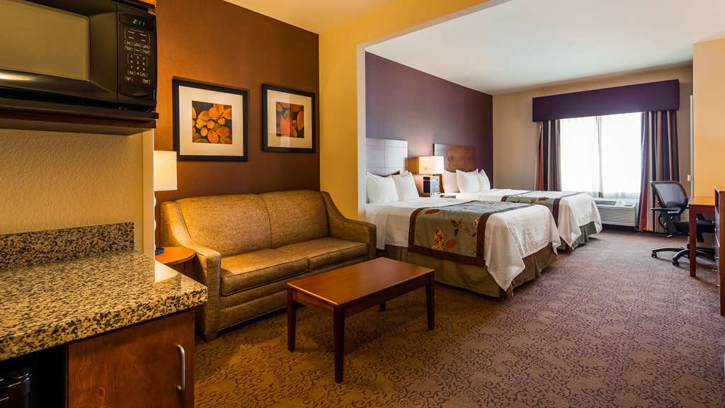 Best Western Plus Carousel Inn & Suites Burlington Room photo